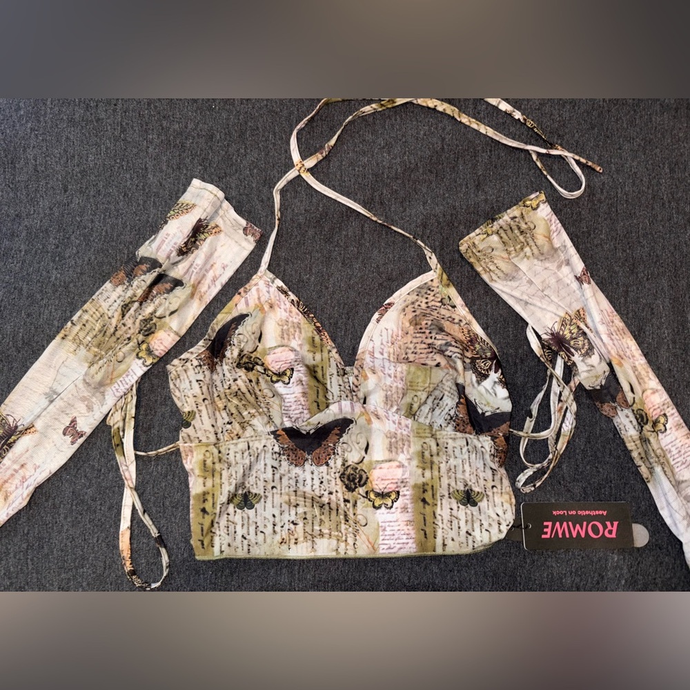 ROMWE Butterfly Print Crop Top with Sleeves